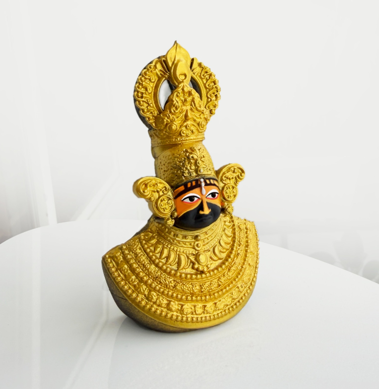 Golden Dash Idol – Premium Car Dashboard Decor